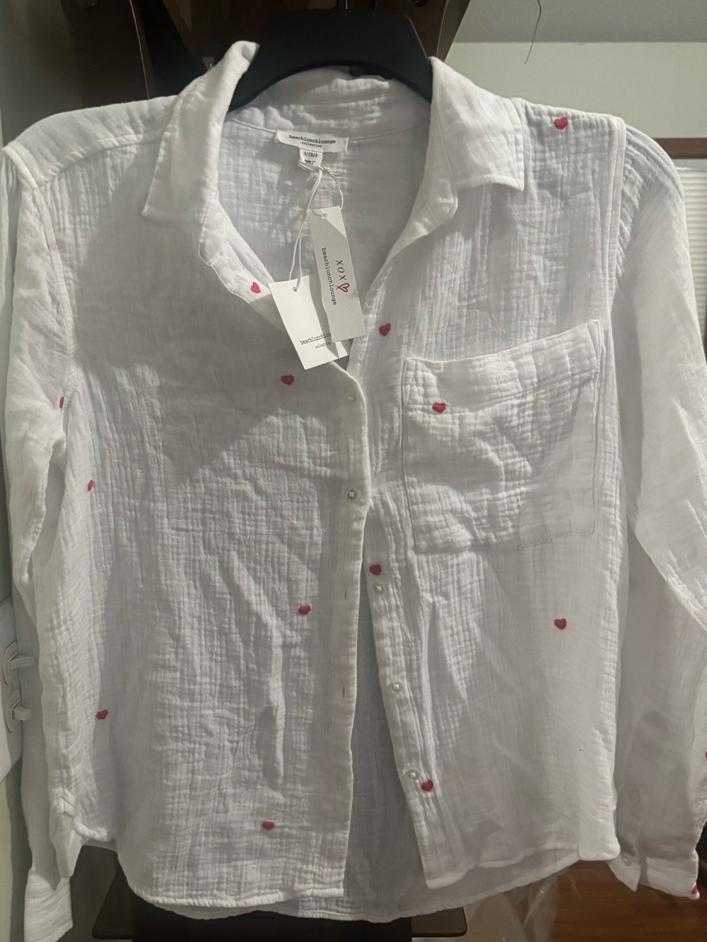 beachlunchlounge White Gauze Shirt with Pink Heart Details